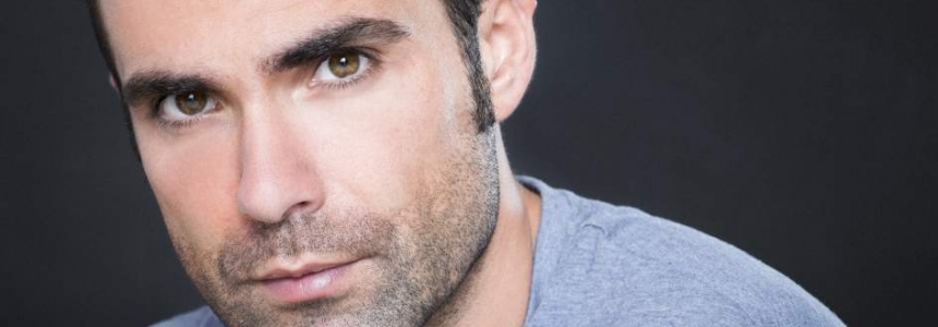 Os presentamos a Naim Thomas